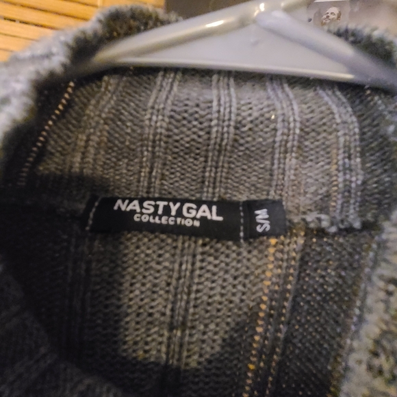 ⚠️DONATING 10/22⚠️🦄5/$40🦄 Nasty Gal Extra Long Wizard Sleeve Ribbed Sweater - Picture 3 of 4